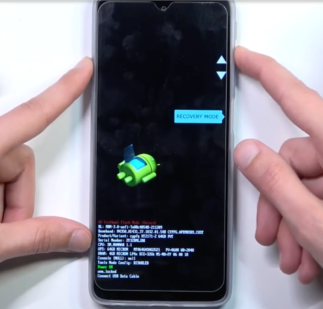 Screenshot of the Motorola fastboot Screen showing 'Product/Variant' highlighted